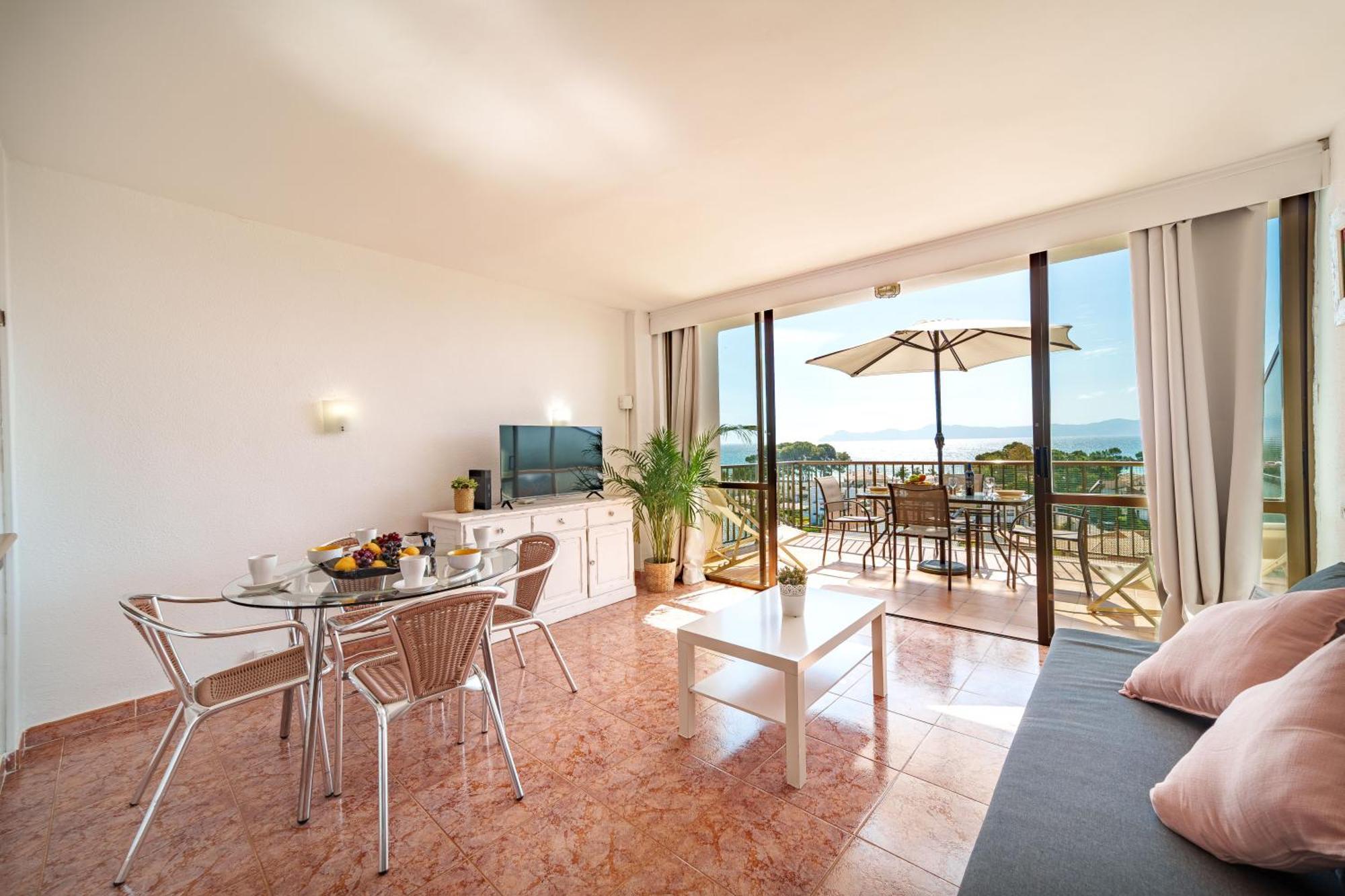 The Shell Ii, Views And Pool Apartment