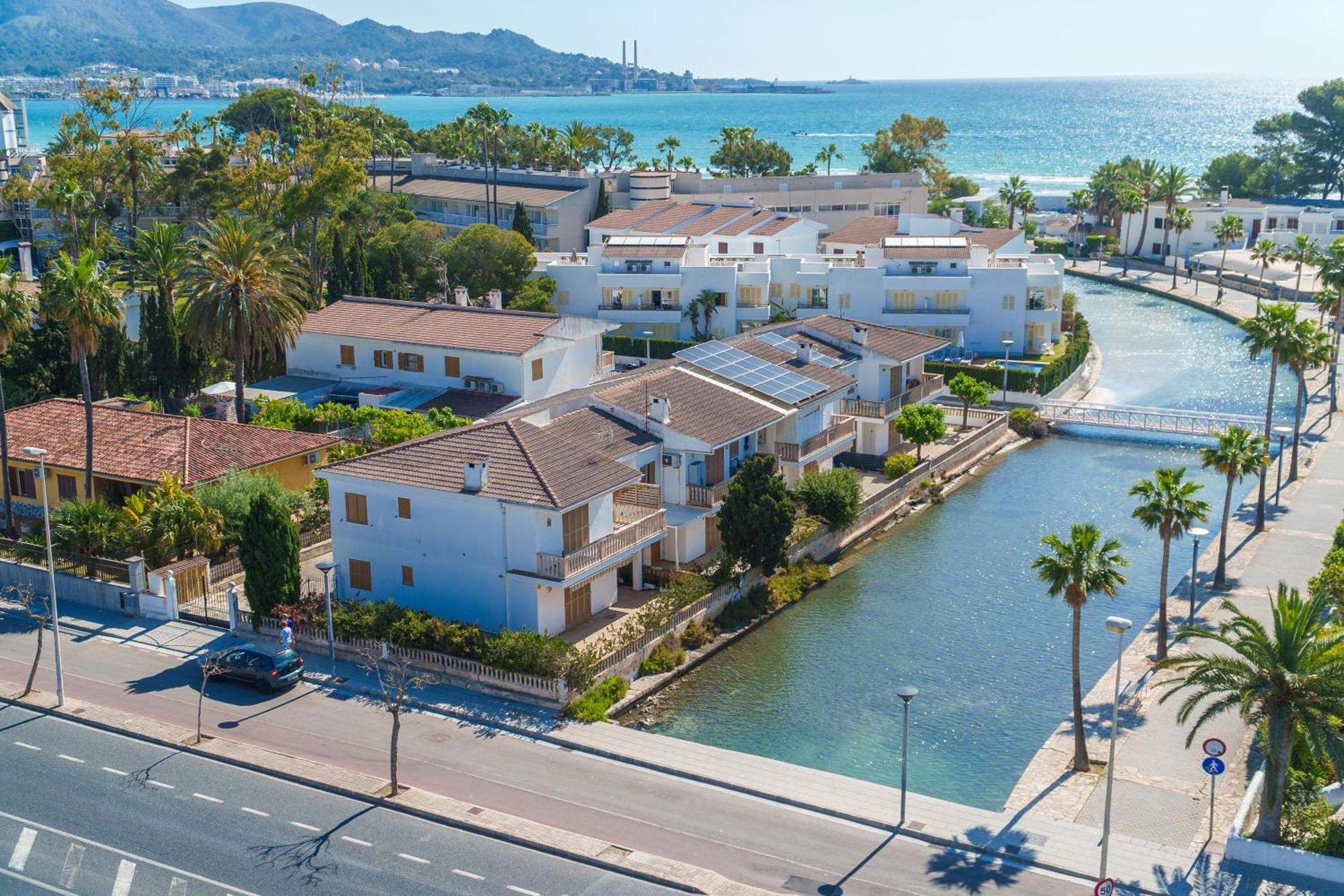 The Shell Ii, Views And Pool Appartement *